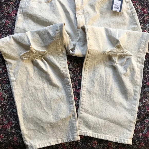 NWT Universal Thread jeans - Picture 3 of 8